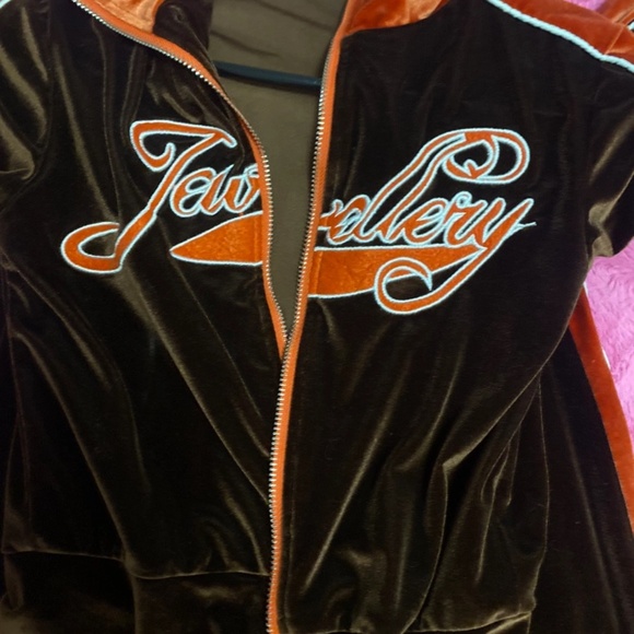 Tracksuit set - Picture 6 of 7